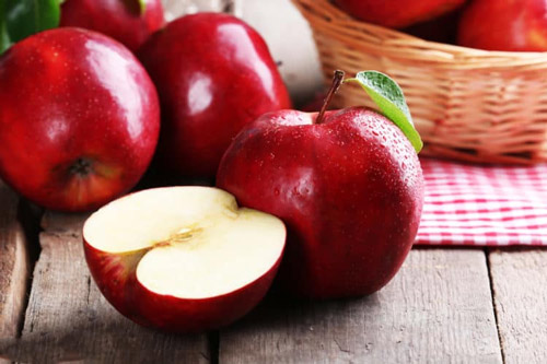 cách trị da khô nhăn bằng táo