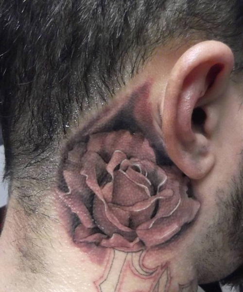 hình xăm hoa hồng ở sau tai