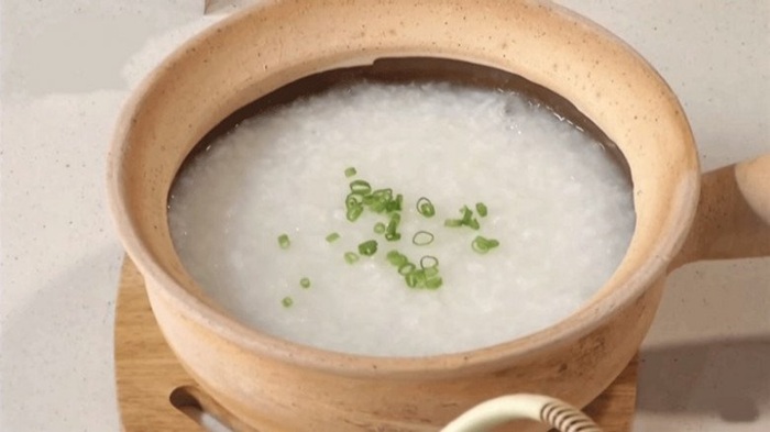 Ưu tiên ăn cháo loãng, dễ tiêu sau 1-2 giờ nội soi